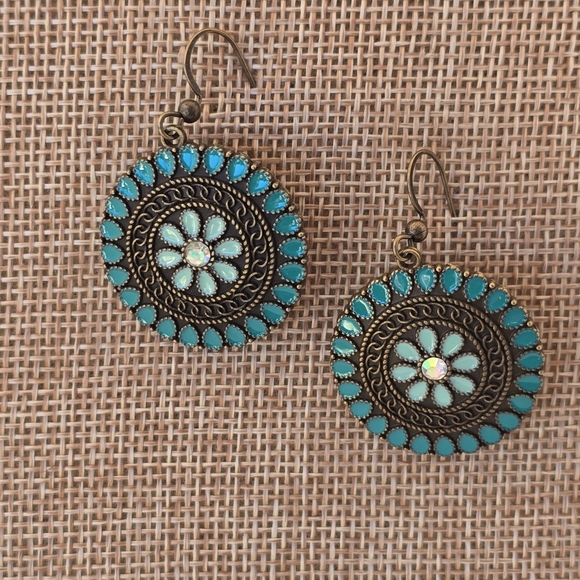 🌸 Flower 🌼 Medallion Dangle Earrings - Picture 4 of 7